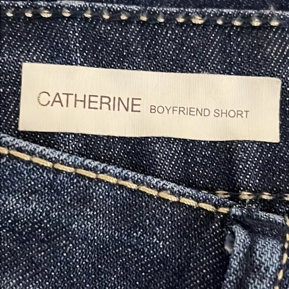 Kut From The Kloth Catherine Boyfriend Distressed Denim Shorts - NWOT - Size 8 - Picture 7 of 9